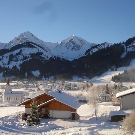 Auf Der Sonnenseite Apartamento Schattwald Exterior foto