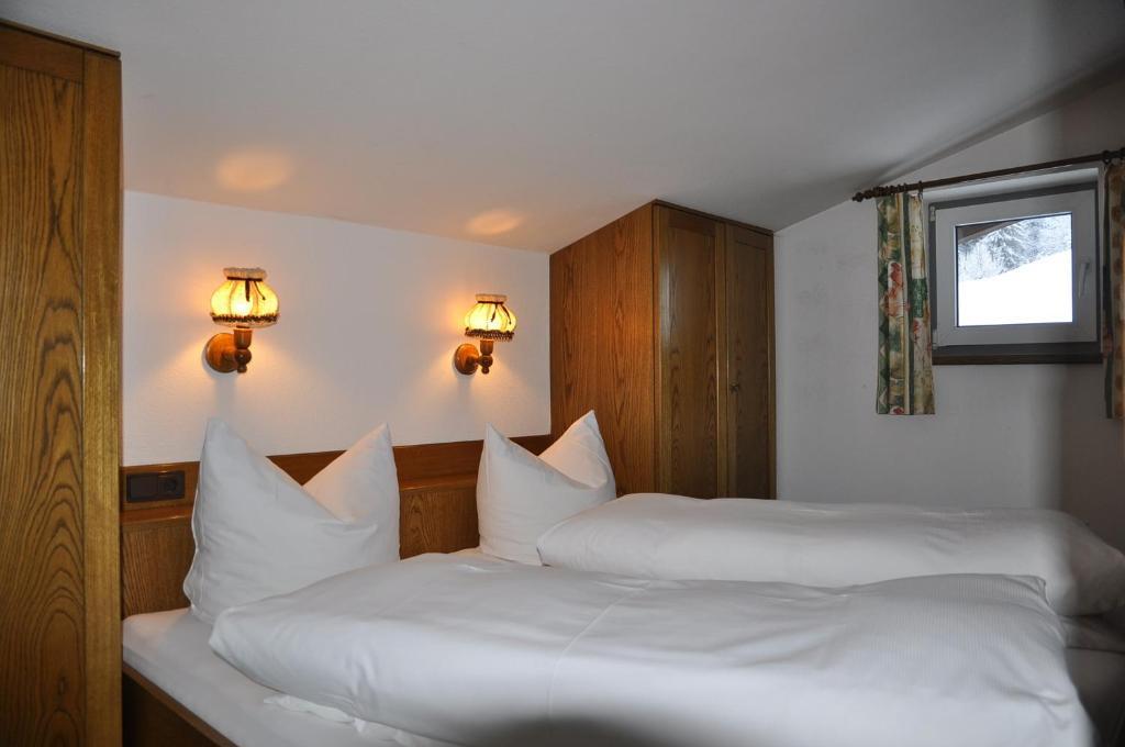 Auf Der Sonnenseite Apartamento Schattwald Quarto foto