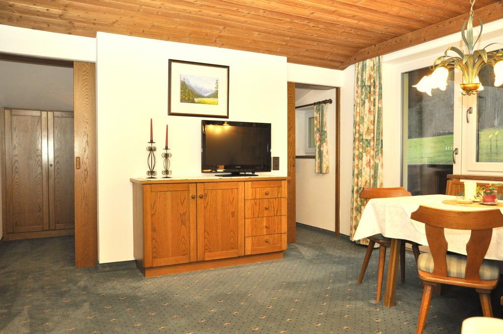 Auf Der Sonnenseite Apartamento Schattwald Quarto foto
