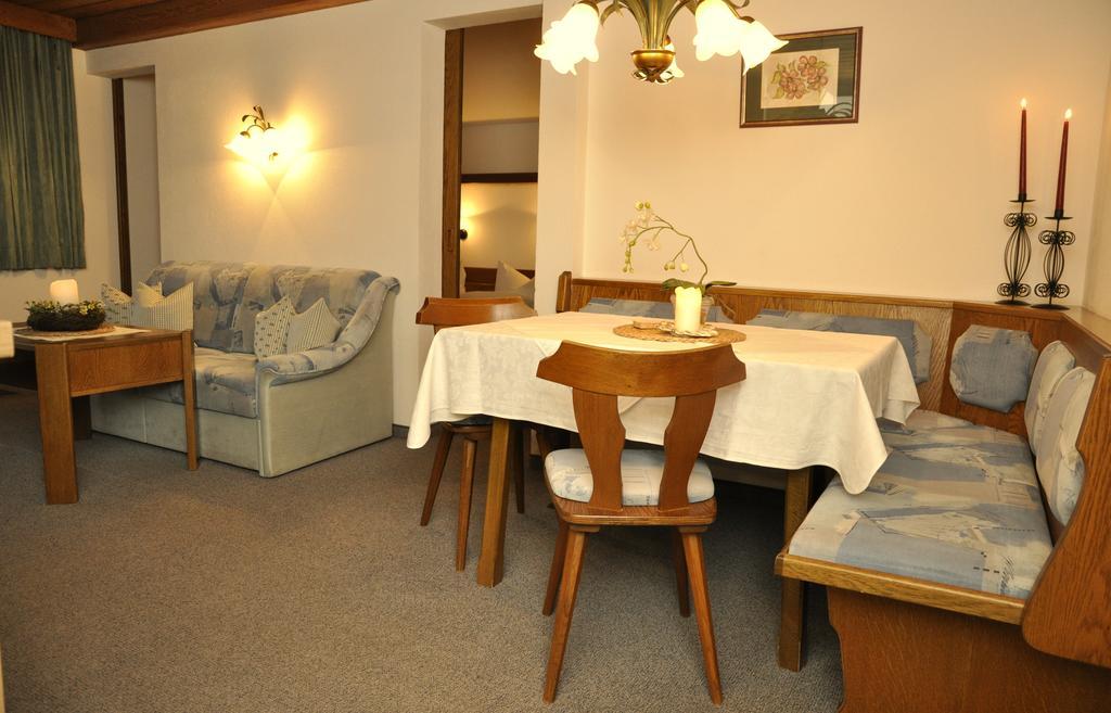 Auf Der Sonnenseite Apartamento Schattwald Quarto foto